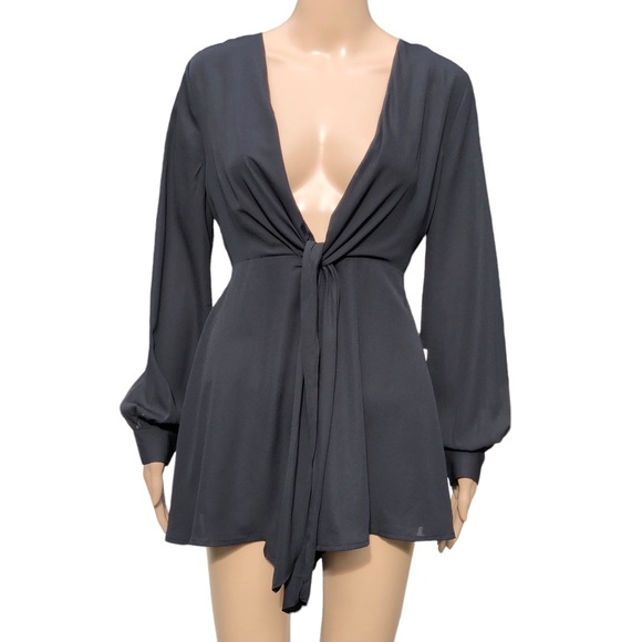 Lumiere NWT black short romper with plunging neckline Sz s - Picture 3 of 15